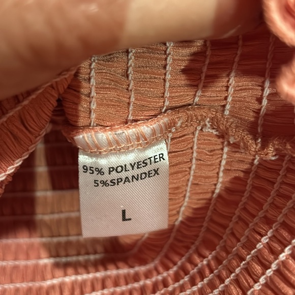 NWOT  Off Shoulder Cropped Top  3/4 Sleeves Size Large Boutique Brand - Picture 4 of 5